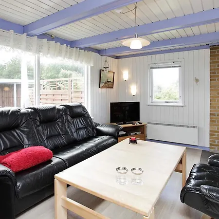 6 Person In Lokken-by Traum