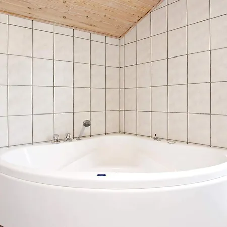 6 Person In Lokken-by Traum Nyaraló