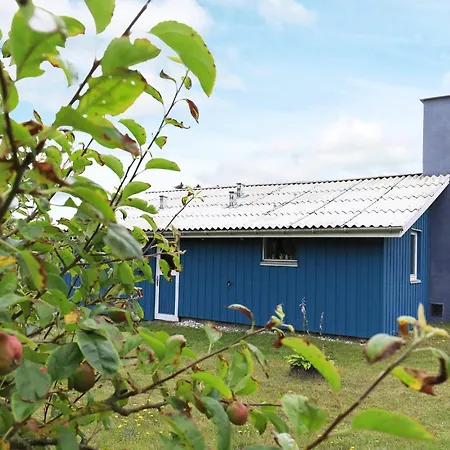 6 Person In Lokken-by Traum *