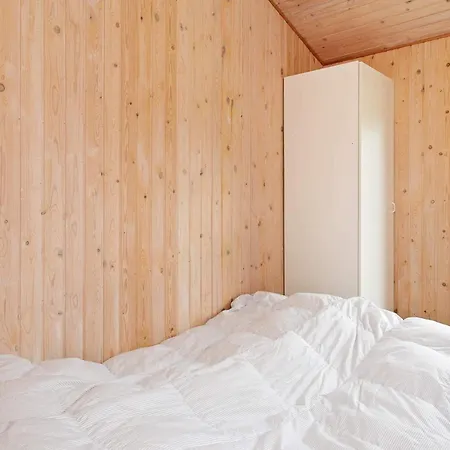 6 Person In Lokken-by Traum Nyaraló *